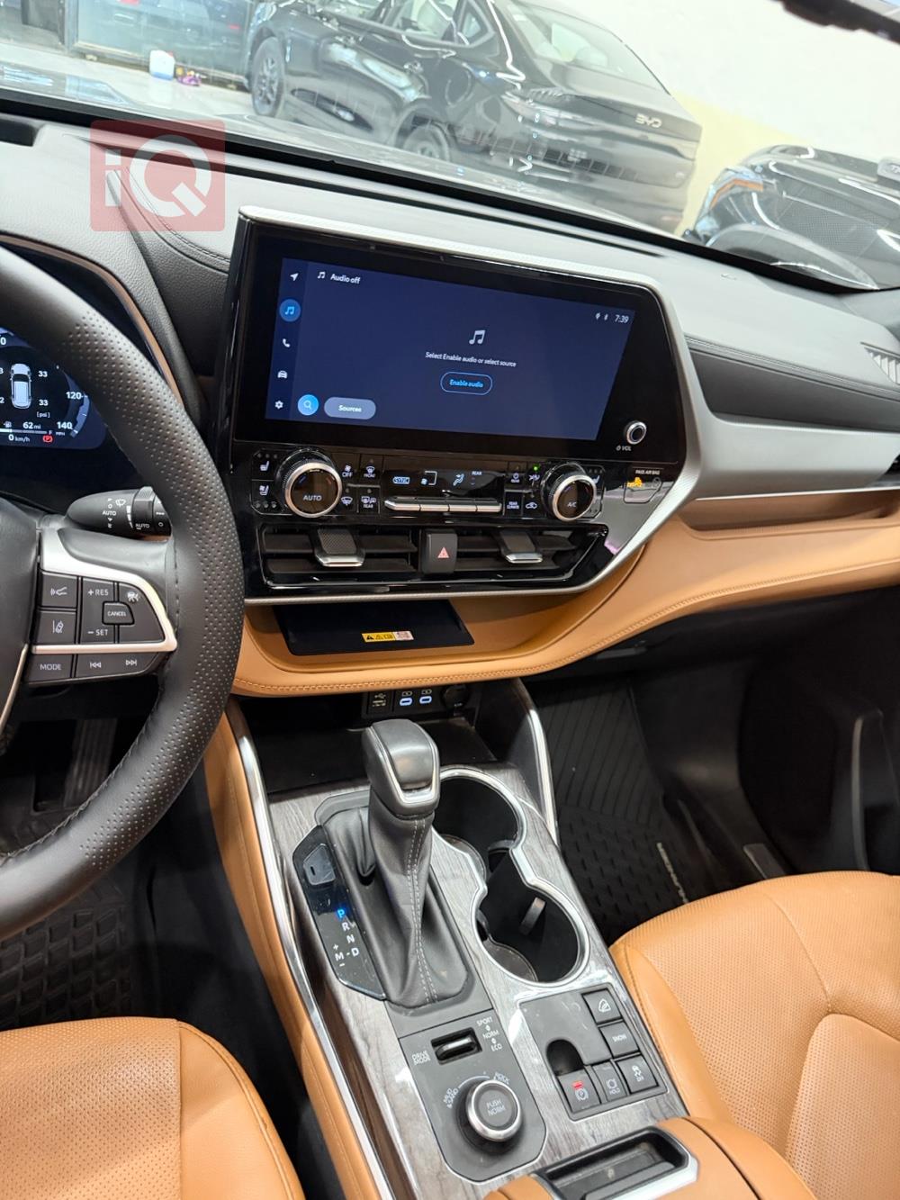 تۆیۆتا هایلاندەر